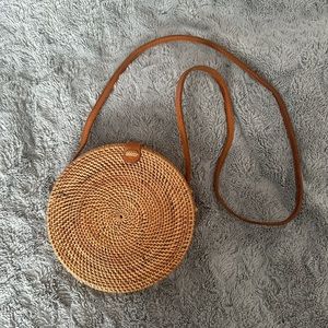 Wicker round purse